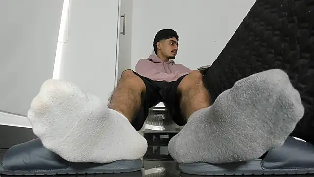 Snapshot of latin_bbc chatting on 12.21.25 latin bbc online show from 12.21.25