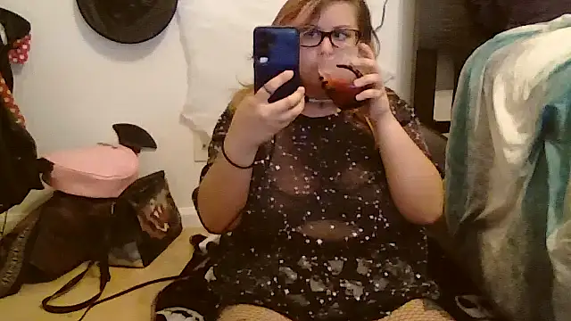 HoneyBear19 online show from 10.17.25