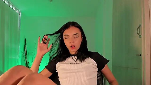 AnabelWolf online show from 01.28.25