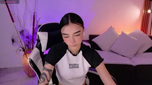 AnabelWolf online show from 03.20.26