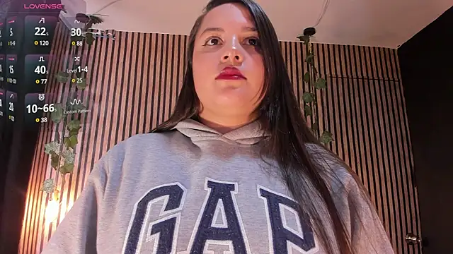 Snapshot of Victoria_Ponce1 chatting on 01.07.25 Victoria Ponce1 online show from 01.07.25