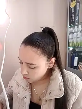 Snapshot of Victoria_Ponce1 chatting on 10.29.25 Victoria Ponce1 online show from 10.29.25