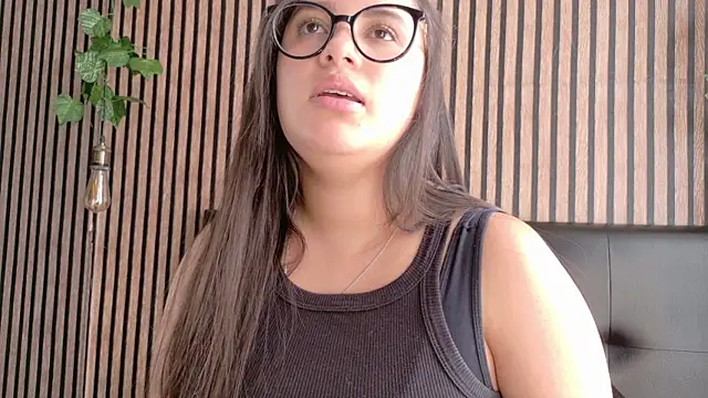 Snapshot of Victoria_Ponce1 chatting on 11.06.25 Victoria Ponce1 online show from 11.06.25