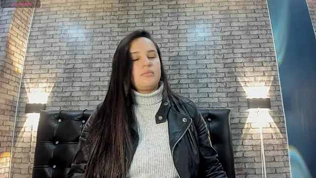 Snapshot of Victoria_Ponce1 chatting on 11.13.25 Victoria Ponce1 online show from 11.13.25