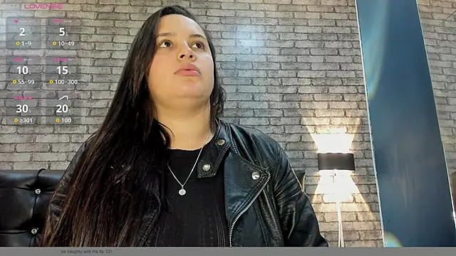 Snapshot of Victoria_Ponce1 chatting on 11.15.25 Victoria Ponce1 online show from 11.15.25