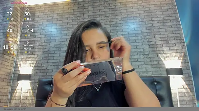 Snapshot of Victoria_Ponce1 chatting on 11.24.25 Victoria Ponce1 online show from 11.24.25