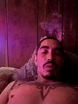 Snapshot of realoneNocap chatting on 11.13.25 realoneNocap online show from 11.13.25