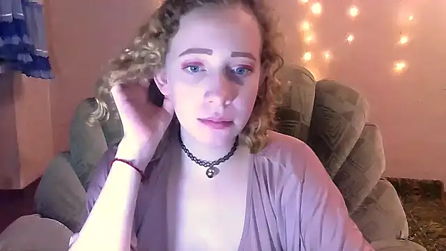 Snapshot of MelxMellie chatting on 02.03.25 MelxMellie online show from 02.03.25