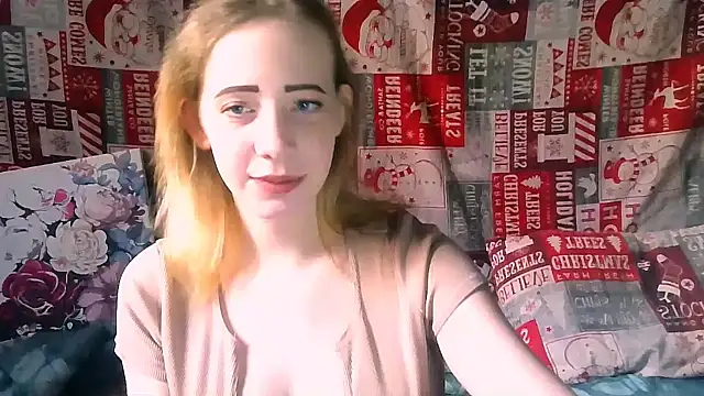 Snapshot of MelxMellie chatting on 03.08.25 MelxMellie online show from 03.08.25