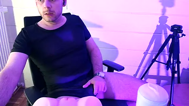 Snapshot of Toyboy84X chatting on 02.08.25 Toyboy84X online show from 02.08.25