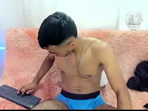 alessandro 2005 online show from 02.04.25