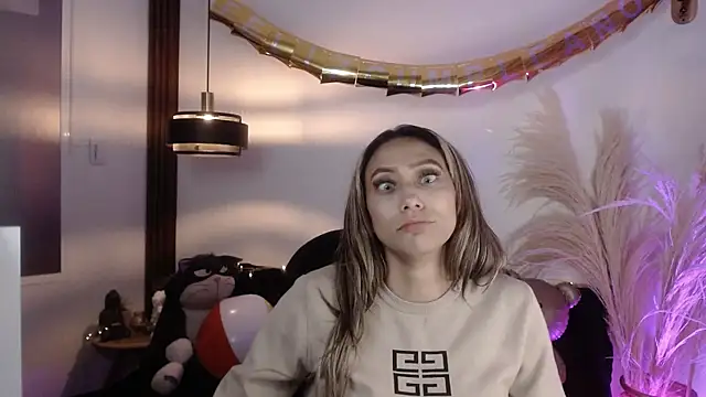 Snapshot of salome_drasin chatting on 10.24.25 salome drasin online show from 10.24.25