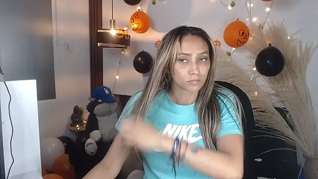 Snapshot of salome_drasin chatting on 11.03.25 salome drasin online show from 11.03.25