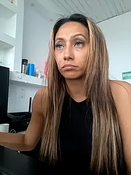 Snapshot of salome_drasin chatting on 11.14.25 salome drasin online show from 11.14.25