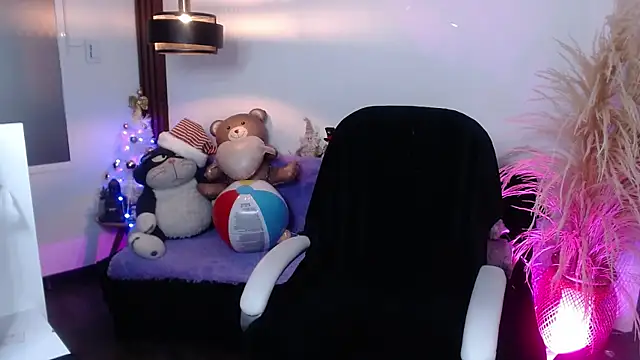 Snapshot of salome_drasin chatting on 11.18.25 salome drasin online show from 11.18.25