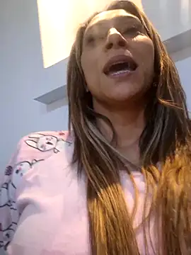 Snapshot of salome_drasin chatting on 11.22.25 salome drasin online show from 11.22.25