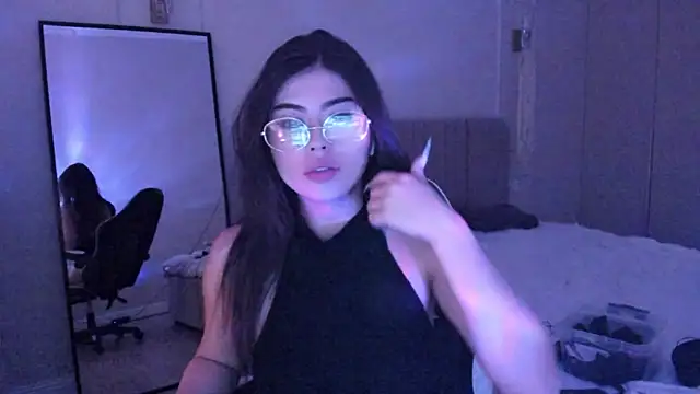 Snapshot of may_mia chatting on 01.08.26 may mia online show from 01.08.26