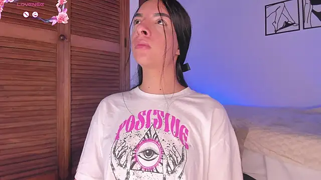 777AylinZ online show from 10.26.25