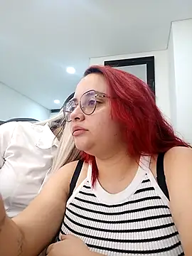 Snapshot of CURVY-HORNY chatting on 11.08.25 CURVY-HORNY online show from 11.08.25