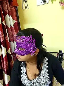 Snapshot of Cute-manisha chatting on 02.05.25 Cute-manisha online show from 02.05.25