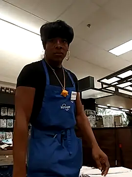 Snapshot of kobrashekyng chatting on 10.31.25 kobrashekyng online show from 10.31.25