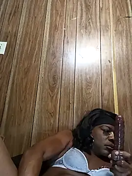 Snapshot of kobrashekyng chatting on 12.16.25 kobrashekyng online show from 12.16.25