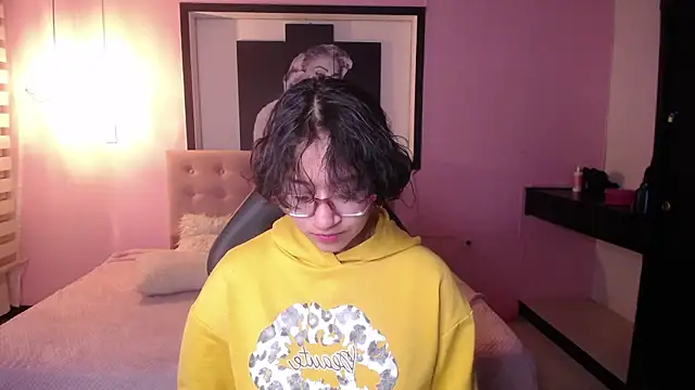 Lili Gomez  online show from 11.09.25