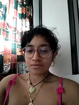 Lili Gomez  online show from 12.14.25