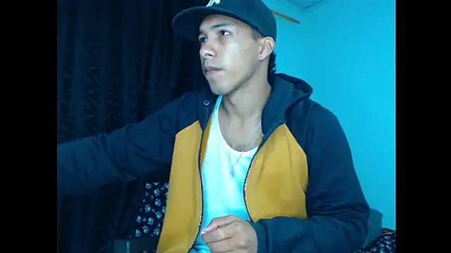 Snapshot of maximo_vega_newv chatting on 12.14.24 maximo vega newv online show from 12.14.24