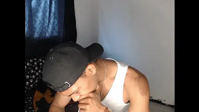 Snapshot of maximo_vega_newv chatting on 12.15.24 maximo vega newv online show from 12.15.24