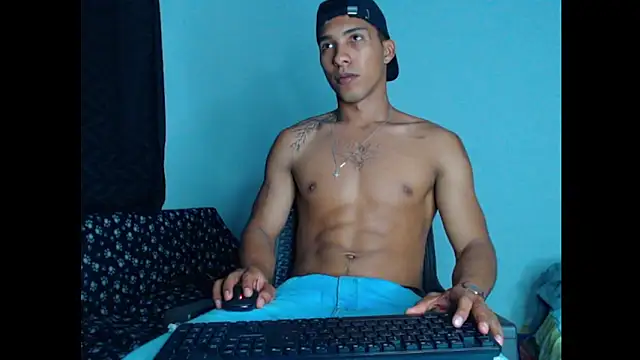 Snapshot of maximo_vega_newv chatting on 12.16.24 maximo vega newv online show from 12.16.24