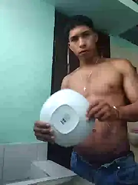 Snapshot of maximo_vega_newv chatting on 12.20.24 maximo vega newv online show from 12.20.24