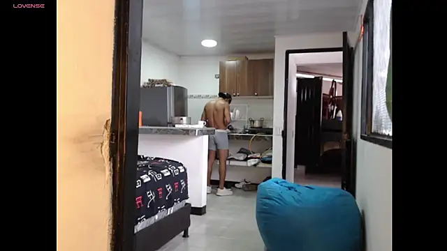 Snapshot of maximo_vega_newv chatting on 12.23.24 maximo vega newv online show from 12.23.24