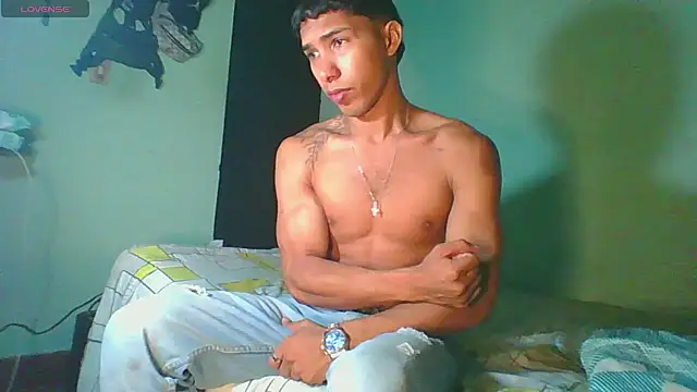 Snapshot of maximo_vega_newv chatting on 02.22.25 maximo vega newv online show from 02.22.25