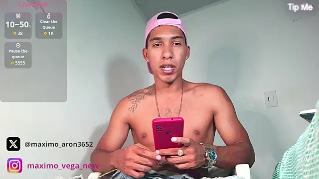 Snapshot of maximo_vega_newv chatting on 09.10.25 maximo vega newv online show from 09.10.25