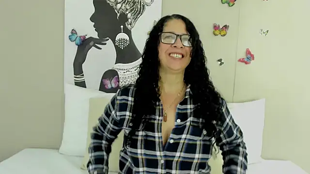 Snapshot of Adelesmithh chatting on 12.02.25 Adelesmithh online show from 12.02.25