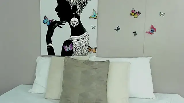 Snapshot of Adelesmithh chatting on 12.22.25 Adelesmithh online show from 12.22.25