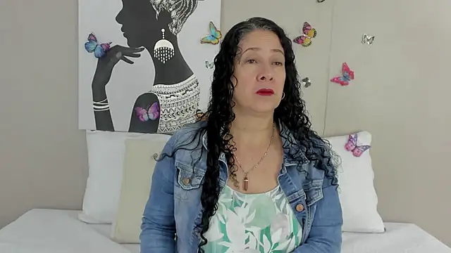 Snapshot of Adelesmithh chatting on 01.08.26 Adelesmithh online show from 01.08.26