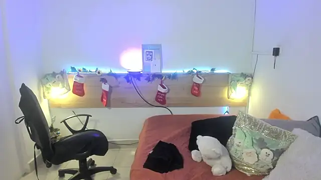 Emyli rousse  online show from 12.21.24