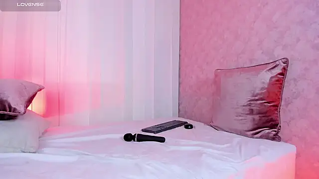 Pamela Johnsonn online show from 01.31.26