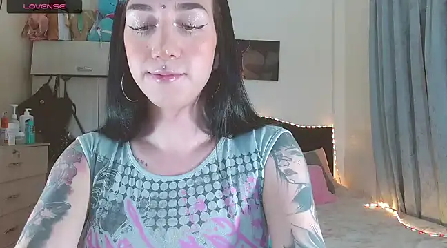 Snapshot of karla_zambrano chatting on 03.19.25 karla zambrano online show from 03.19.25