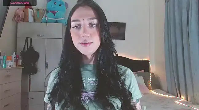 Snapshot of karla_zambrano chatting on 03.21.25 karla zambrano online show from 03.21.25