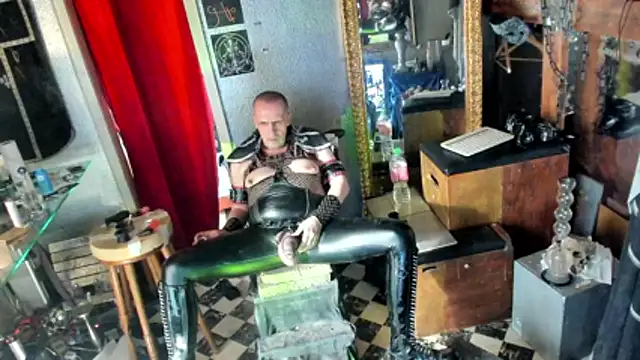 Snapshot of BULGEDEMON chatting on 03.15.26 BULGEDEMON online show from 03.15.26