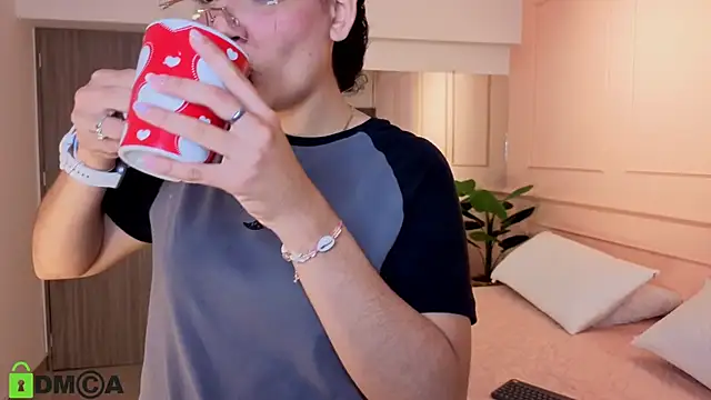 SHARONN     online show from 11.21.25