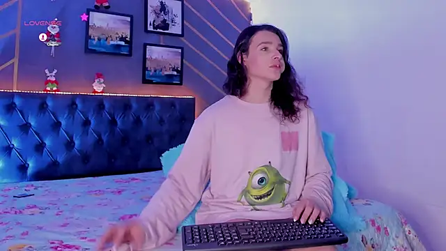 elafranco  online show from 12.15.24