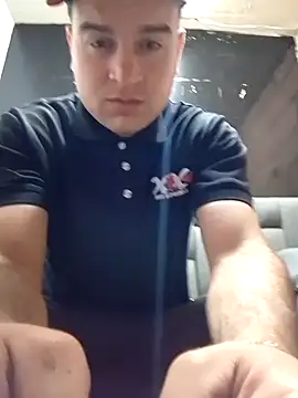 Snapshot of _MrSupremo_ chatting on 11.18.25 MrSupremo online show from 11.18.25