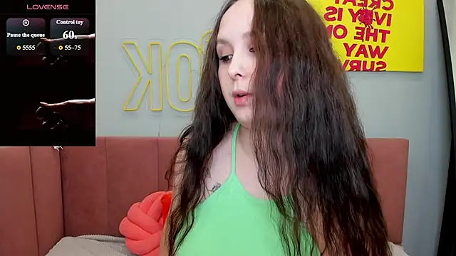 Snapshot of BeatriceReeves chatting on 06.12.26 BeatriceReeves online show from 06.12.26