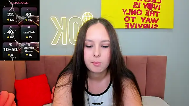 Snapshot of BeatriceReeves chatting on 06.20.26 BeatriceReeves online show from 06.20.26