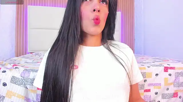 Snapshot of aggy_castel chatting on 02.08.26 aggy castel online show from 02.08.26