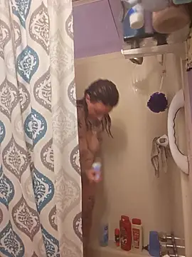 Snapshot of carolinaskarma chatting on 02.28.25 carolinaskarma online show from 02.28.25